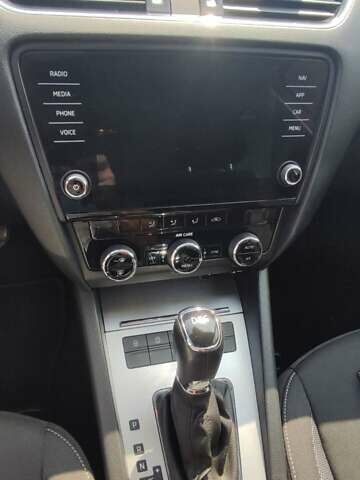 Белый Шкода Октавия, объемом двигателя 1.6 л и пробегом 186 тыс. км за 14900 $, фото 30 на Automoto.ua