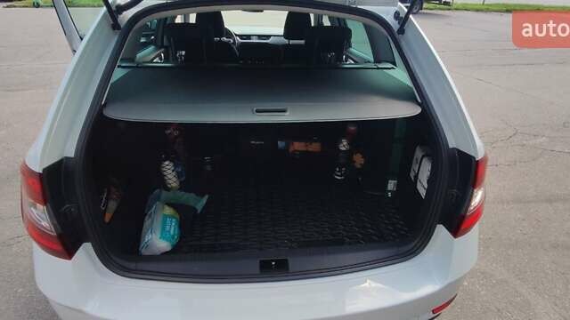 Белый Шкода Октавия, объемом двигателя 1.6 л и пробегом 186 тыс. км за 14900 $, фото 10 на Automoto.ua