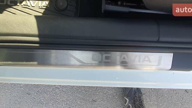 Білий Шкода Октавія, об'ємом двигуна 1.6 л та пробігом 197 тис. км за 14800 $, фото 39 на Automoto.ua