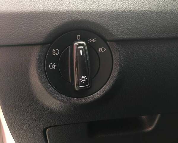 Белый Шкода Октавия, объемом двигателя 1.6 л и пробегом 270 тыс. км за 13990 $, фото 17 на Automoto.ua