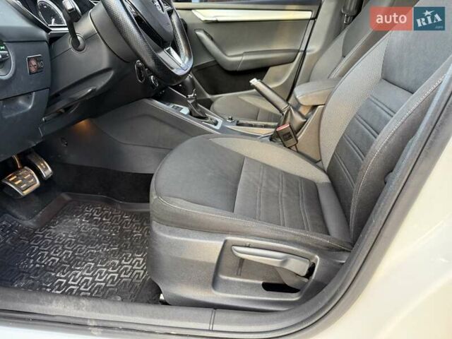 Белый Шкода Октавия, объемом двигателя 1.97 л и пробегом 222 тыс. км за 14900 $, фото 18 на Automoto.ua