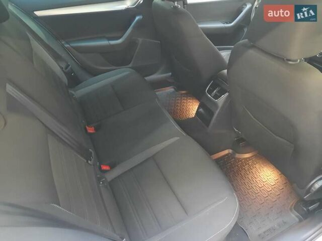 Белый Шкода Октавия, объемом двигателя 1.6 л и пробегом 214 тыс. км за 12900 $, фото 12 на Automoto.ua