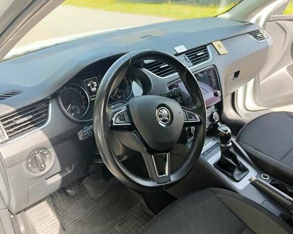 Білий Шкода Октавія, об'ємом двигуна 2 л та пробігом 258 тис. км за 13200 $, фото 4 на Automoto.ua