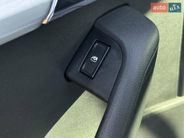 Білий Шкода Октавія, об'ємом двигуна 1.97 л та пробігом 250 тис. км за 13300 $, фото 41 на Automoto.ua