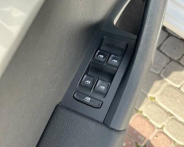 Белый Шкода Октавия, объемом двигателя 1.4 л и пробегом 188 тыс. км за 12500 $, фото 9 на Automoto.ua