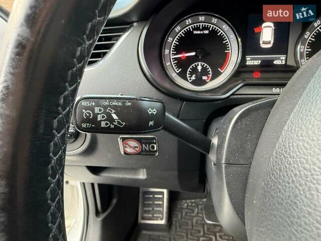 Белый Шкода Октавия, объемом двигателя 1.97 л и пробегом 222 тыс. км за 14900 $, фото 24 на Automoto.ua
