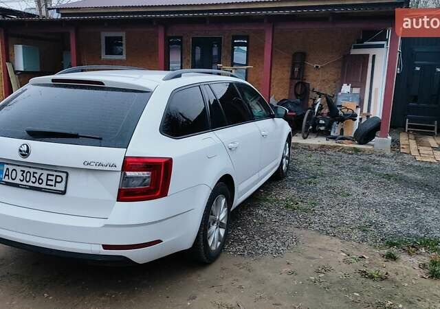 Белый Шкода Октавия, объемом двигателя 1.6 л и пробегом 342 тыс. км за 10800 $, фото 11 на Automoto.ua