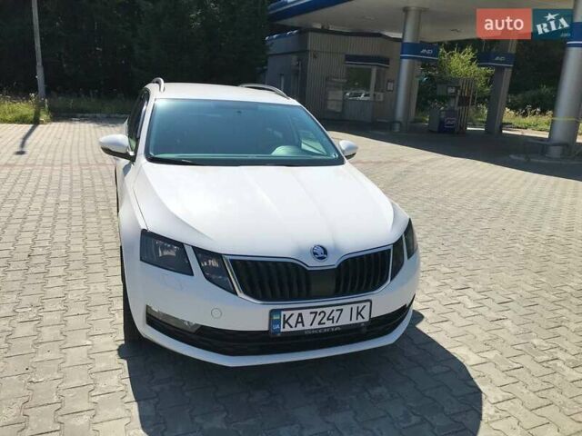 Білий Шкода Октавія, об'ємом двигуна 1.6 л та пробігом 284 тис. км за 14000 $, фото 13 на Automoto.ua