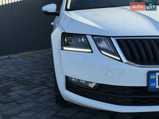 Білий Шкода Октавія, об'ємом двигуна 1.97 л та пробігом 250 тис. км за 13300 $, фото 7 на Automoto.ua