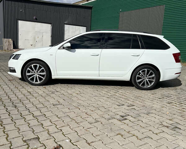Білий Шкода Октавія, об'ємом двигуна 1.6 л та пробігом 195 тис. км за 14800 $, фото 2 на Automoto.ua