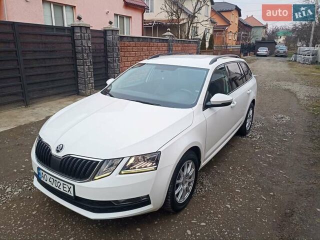 Білий Шкода Октавія, об'ємом двигуна 1.6 л та пробігом 247 тис. км за 10900 $, фото 33 на Automoto.ua