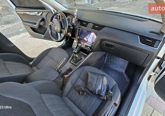 Белый Шкода Октавия, объемом двигателя 1.6 л и пробегом 245 тыс. км за 12499 $, фото 44 на Automoto.ua