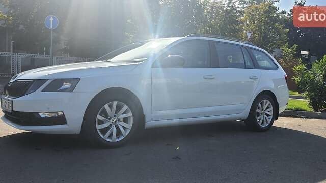 Білий Шкода Октавія, об'ємом двигуна 1.6 л та пробігом 197 тис. км за 14800 $, фото 11 на Automoto.ua