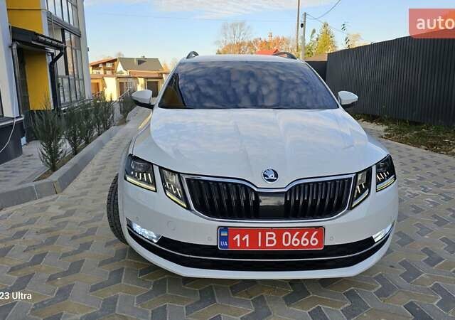 Белый Шкода Октавия, объемом двигателя 1.6 л и пробегом 245 тыс. км за 12499 $, фото 3 на Automoto.ua