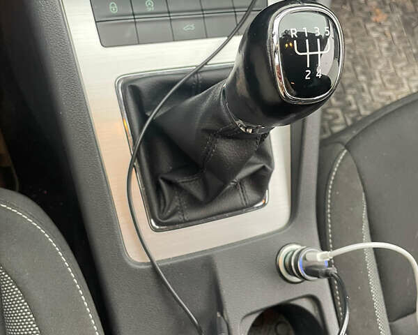 Белый Шкода Октавия, объемом двигателя 1.6 л и пробегом 200 тыс. км за 13700 $, фото 3 на Automoto.ua