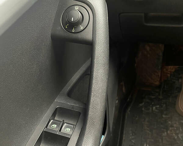 Белый Шкода Октавия, объемом двигателя 1.6 л и пробегом 200 тыс. км за 13700 $, фото 10 на Automoto.ua