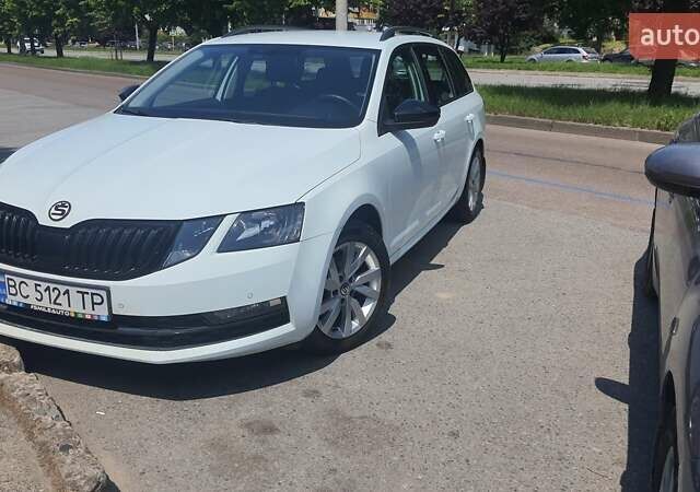 Білий Шкода Октавія, об'ємом двигуна 1.6 л та пробігом 197 тис. км за 14800 $, фото 2 на Automoto.ua