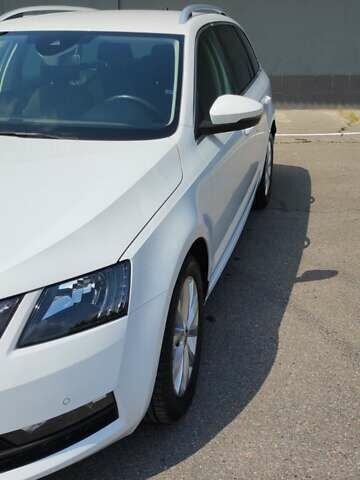 Белый Шкода Октавия, объемом двигателя 1.6 л и пробегом 186 тыс. км за 14900 $, фото 9 на Automoto.ua