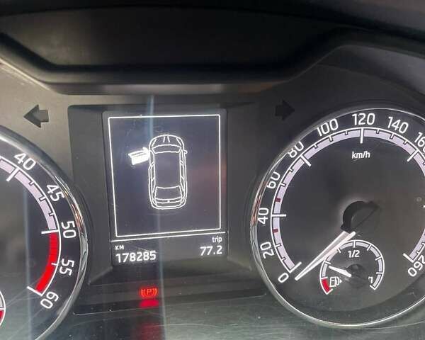 Белый Шкода Октавия, объемом двигателя 1.6 л и пробегом 178 тыс. км за 11750 $, фото 12 на Automoto.ua