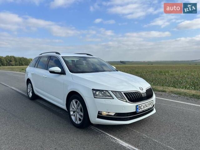 Белый Шкода Октавия, объемом двигателя 1.6 л и пробегом 210 тыс. км за 13400 $, фото 8 на Automoto.ua