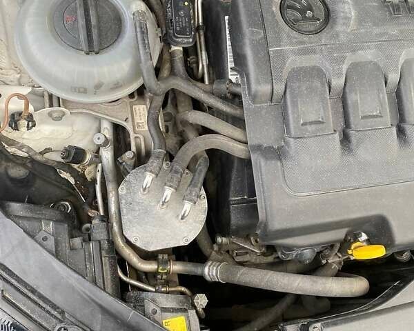 Білий Шкода Октавія, об'ємом двигуна 1.6 л та пробігом 193 тис. км за 12300 $, фото 10 на Automoto.ua