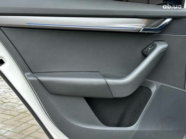 Белый Шкода Октавия, объемом двигателя 1.6 л и пробегом 212 тыс. км за 15340 $, фото 13 на Automoto.ua