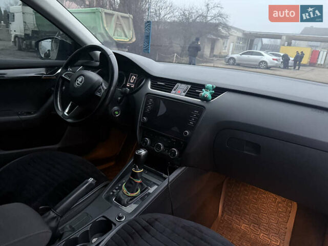 Белый Шкода Октавия, объемом двигателя 2 л и пробегом 320 тыс. км за 14500 $, фото 16 на Automoto.ua