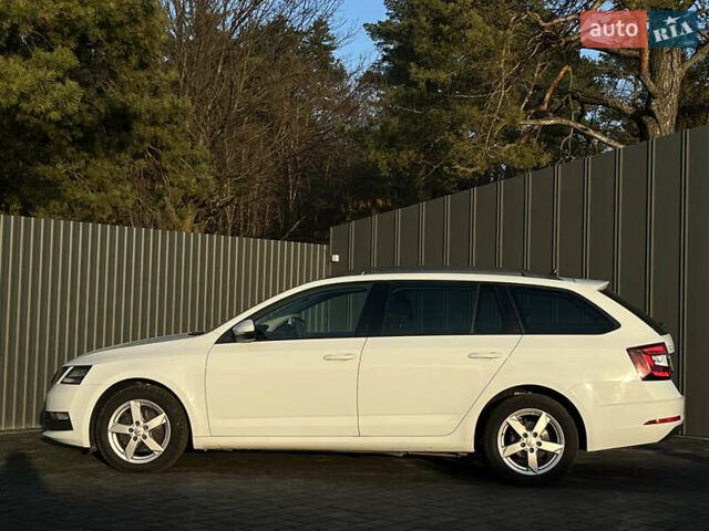 Белый Шкода Октавия, объемом двигателя 1.97 л и пробегом 250 тыс. км за 12500 $, фото 16 на Automoto.ua