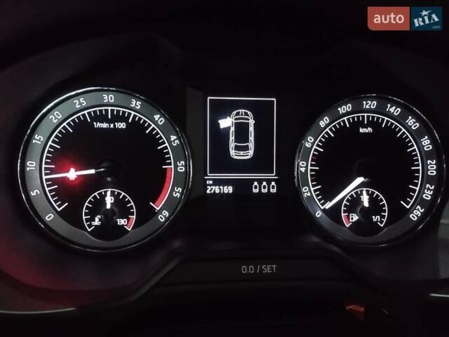 Белый Шкода Октавия, объемом двигателя 1.97 л и пробегом 275 тыс. км за 15200 $, фото 6 на Automoto.ua