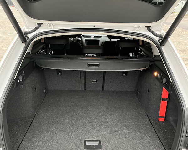 Білий Шкода Октавія, об'ємом двигуна 1.97 л та пробігом 241 тис. км за 15950 $, фото 34 на Automoto.ua