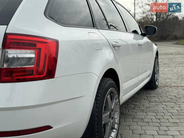 Білий Шкода Октавія, об'ємом двигуна 1.8 л та пробігом 216 тис. км за 14190 $, фото 5 на Automoto.ua
