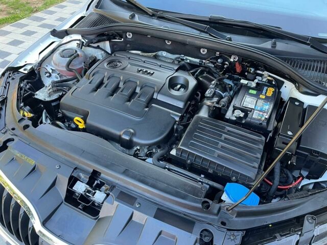 Белый Шкода Октавия, объемом двигателя 1.6 л и пробегом 208 тыс. км за 11699 $, фото 5 на Automoto.ua