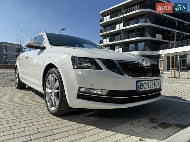 Белый Шкода Октавия, объемом двигателя 2 л и пробегом 220 тыс. км за 15999 $, фото 128 на Automoto.ua