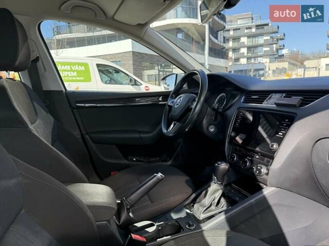 Белый Шкода Октавия, объемом двигателя 2 л и пробегом 220 тыс. км за 15999 $, фото 93 на Automoto.ua