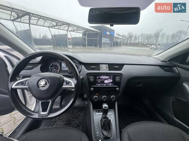 Белый Шкода Октавия, объемом двигателя 1.6 л и пробегом 280 тыс. км за 11900 $, фото 30 на Automoto.ua