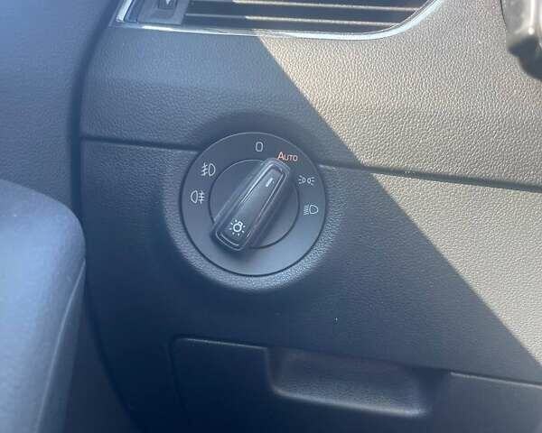 Белый Шкода Октавия, объемом двигателя 2 л и пробегом 220 тыс. км за 16200 $, фото 77 на Automoto.ua