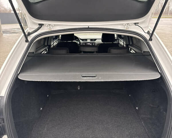 Белый Шкода Октавия, объемом двигателя 1.6 л и пробегом 280 тыс. км за 11900 $, фото 32 на Automoto.ua