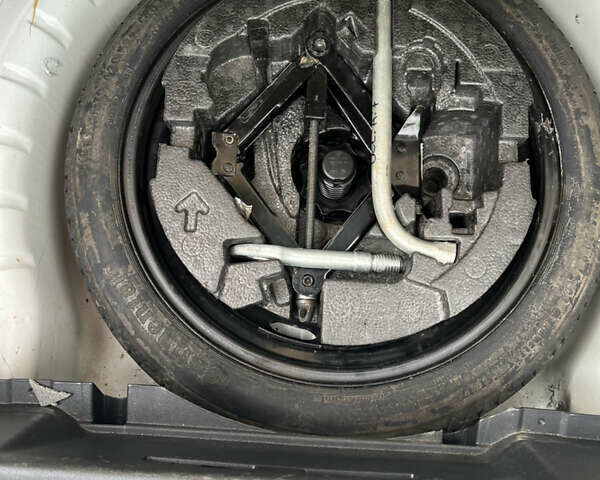 Білий Шкода Октавія, об'ємом двигуна 1.6 л та пробігом 195 тис. км за 14800 $, фото 12 на Automoto.ua