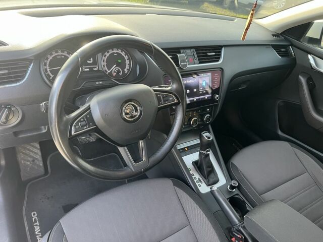 Белый Шкода Октавия, объемом двигателя 2 л и пробегом 247 тыс. км за 13500 $, фото 8 на Automoto.ua