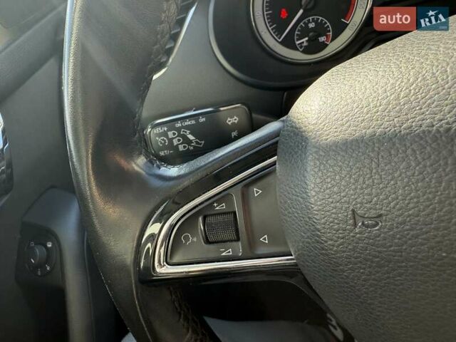 Белый Шкода Октавия, объемом двигателя 2 л и пробегом 220 тыс. км за 15999 $, фото 151 на Automoto.ua