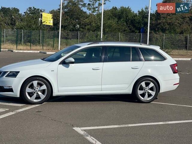 Белый Шкода Октавия, объемом двигателя 2 л и пробегом 220 тыс. км за 16200 $, фото 126 на Automoto.ua