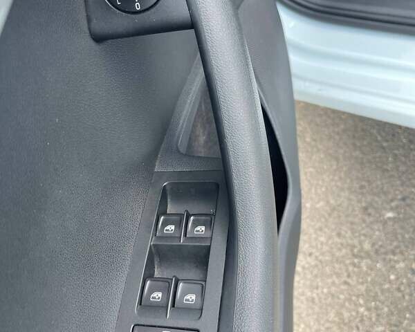 Белый Шкода Октавия, объемом двигателя 2 л и пробегом 220 тыс. км за 16200 $, фото 28 на Automoto.ua