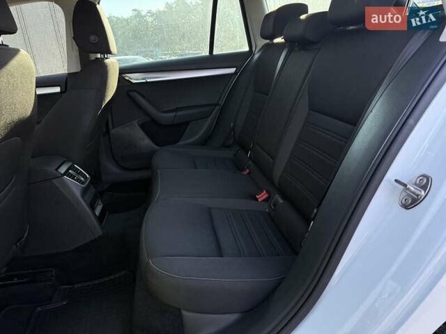 Білий Шкода Октавія, об'ємом двигуна 1.97 л та пробігом 250 тис. км за 13300 $, фото 39 на Automoto.ua