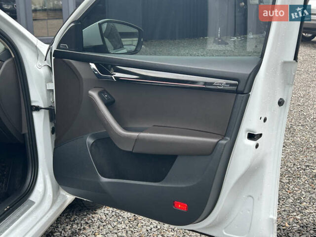 Белый Шкода Октавия, объемом двигателя 2 л и пробегом 240 тыс. км за 17499 $, фото 10 на Automoto.ua