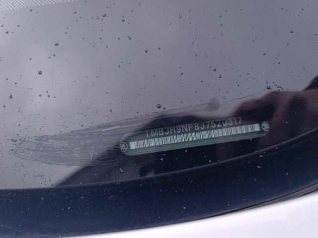 Белый Шкода Октавия, объемом двигателя 2 л и пробегом 220 тыс. км за 18800 $, фото 6 на Automoto.ua