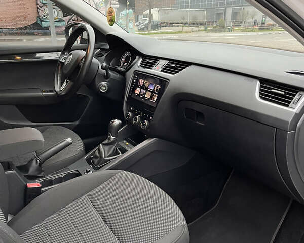 Білий Шкода Октавія, об'ємом двигуна 1.97 л та пробігом 241 тис. км за 15950 $, фото 17 на Automoto.ua