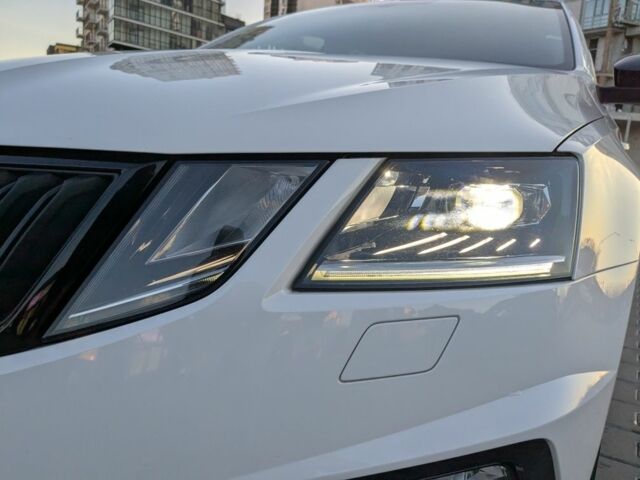 Белый Шкода Октавия, объемом двигателя 2 л и пробегом 182 тыс. км за 17800 $, фото 20 на Automoto.ua