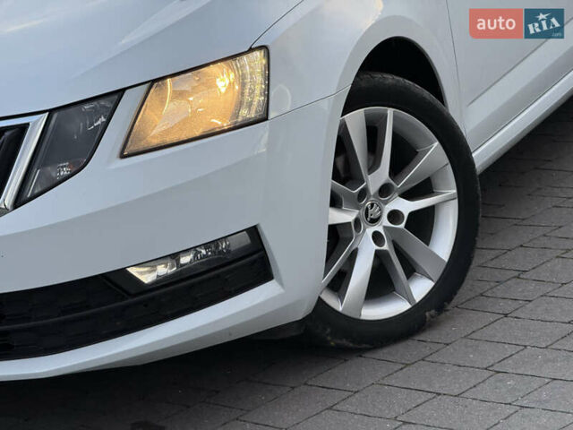 Шкода Октавія 2017 у Стрые на Automoto.ua Білий Шкода Октавія, об'ємом двигуна 1.6 л та пробігом 218 тис. км за 12700 $, фото 9 на Automoto.ua