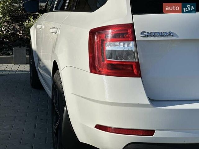 Белый Шкода Октавия, объемом двигателя 1.6 л и пробегом 198 тыс. км за 13500 $, фото 12 на Automoto.ua