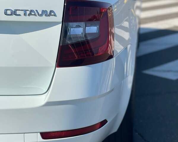 Белый Шкода Октавия, объемом двигателя 2 л и пробегом 220 тыс. км за 16200 $, фото 144 на Automoto.ua